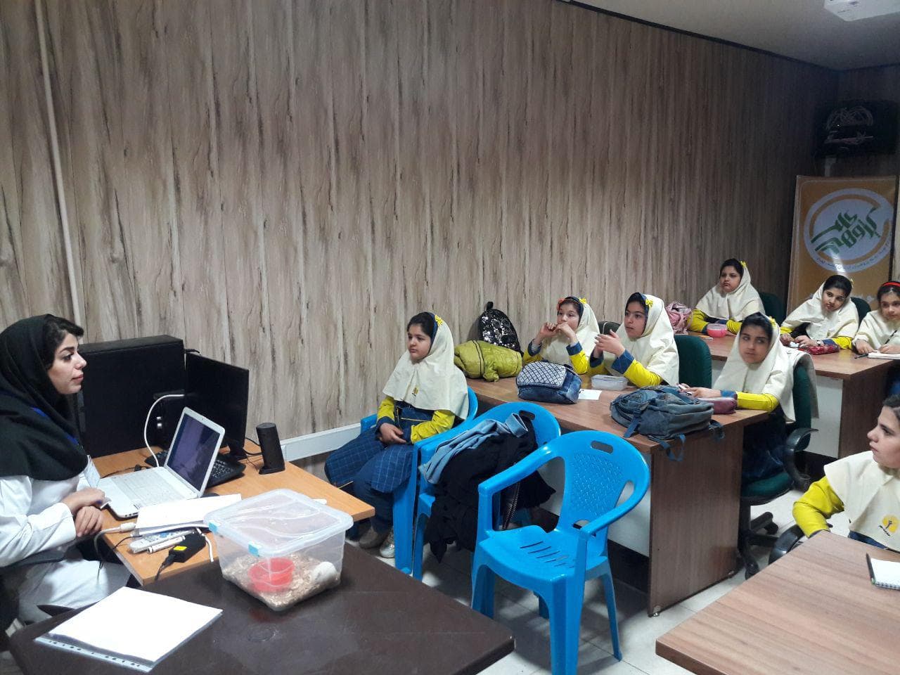 Half-day life sciences camp for fifth grade elementary students, hadise mehr Elementary School (4)